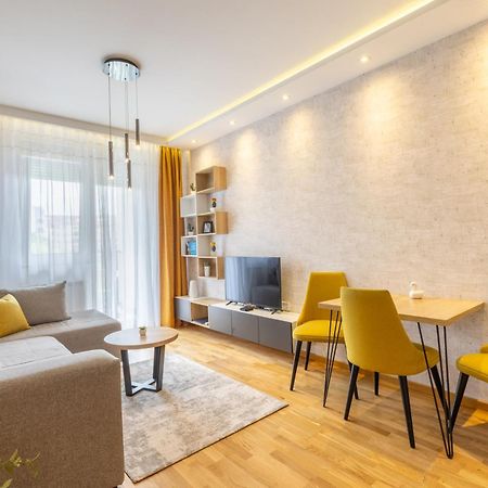 Arena Big Luxury Apartments Novi Sad Buitenkant foto