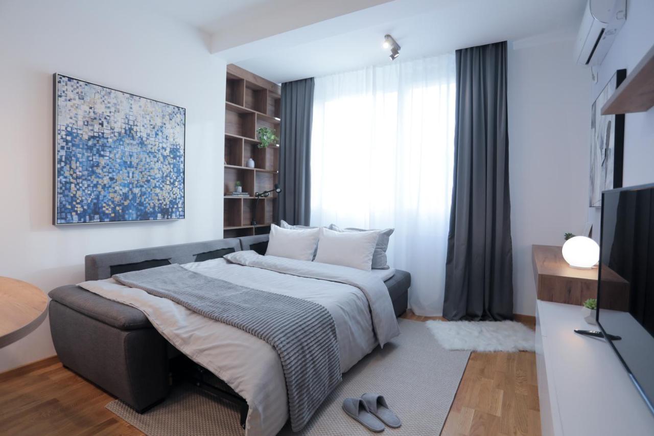 Arena Big Luxury Apartments Novi Sad Buitenkant foto