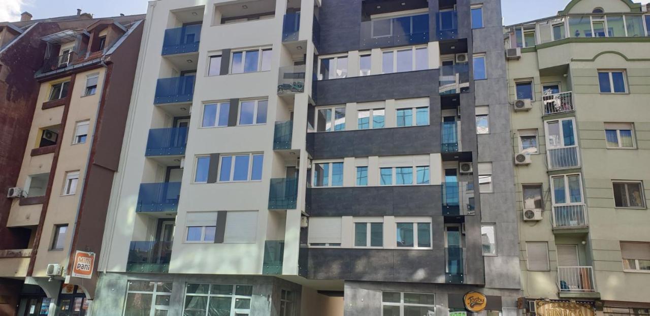 Arena Big Luxury Apartments Novi Sad Buitenkant foto
