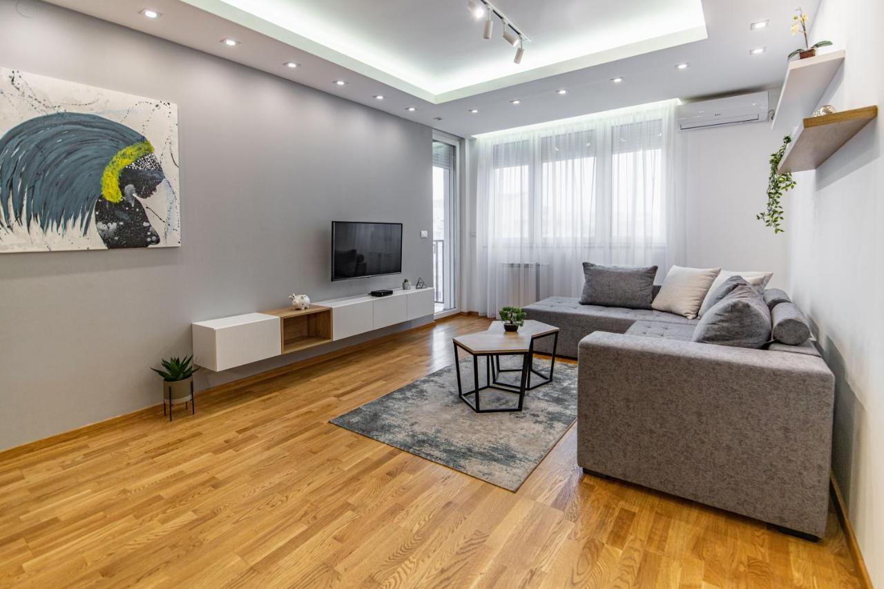 Arena Big Luxury Apartments Novi Sad Buitenkant foto